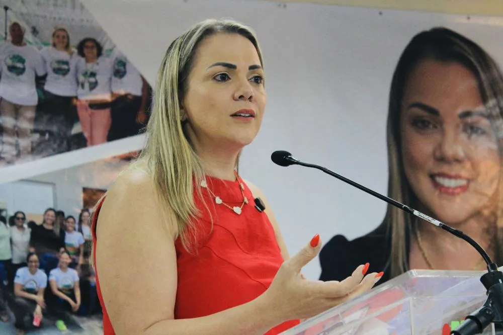 Deputada Cláudia de Jesus: sancionada lei que obriga focinheiras e coleiras para cães agressivos