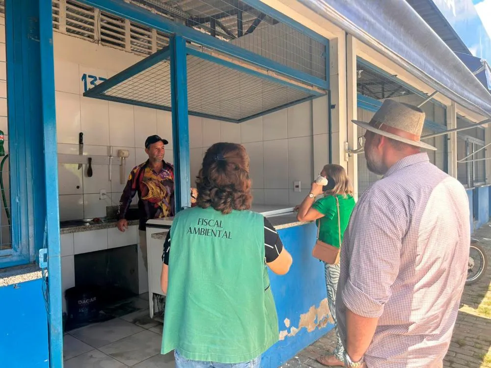 Semeia realiza trabalho de conscientização no Feirão do Produtor