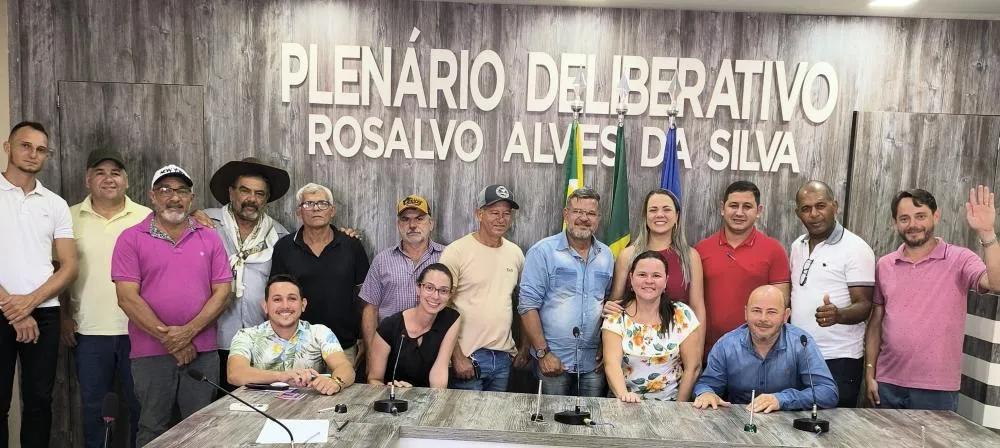 Em Castanheira, deputada Cláudia de Jesus dialoga sobre investimentos com prefeito, secretários e vereadores