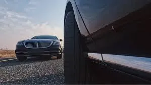 Carro da Huawei feito com a JAC anda de lado e custa R$ 800 mil