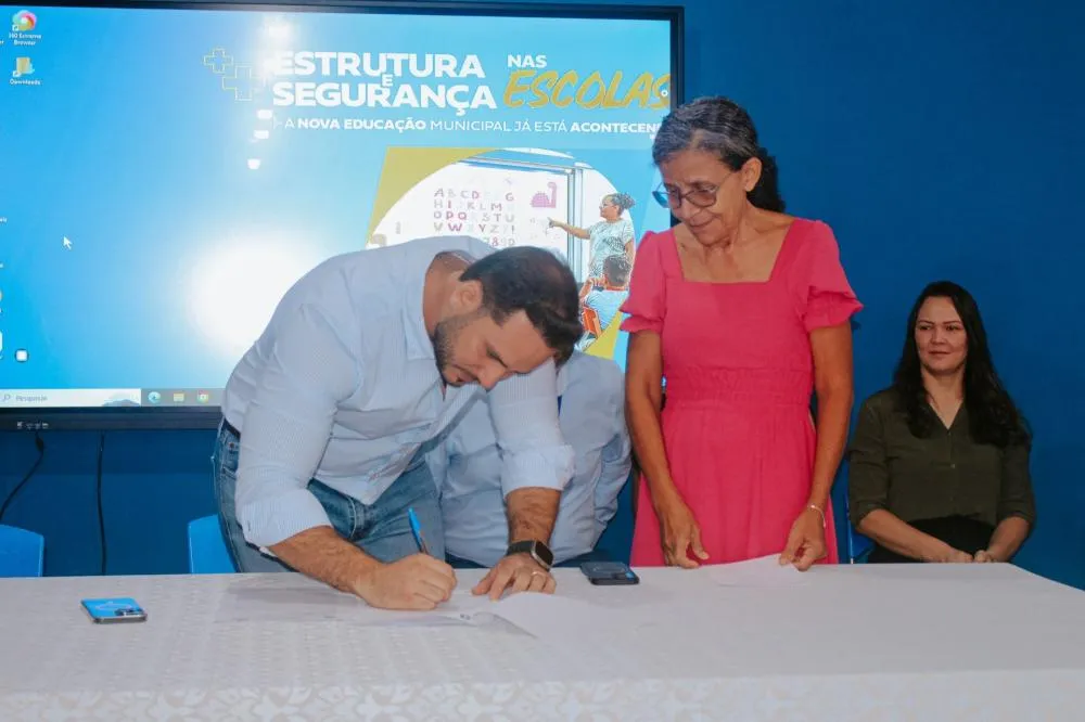 Prefeitura dá posse a enfermeiros e técnicos em enfermagem para atuar na rede municipal de saúde