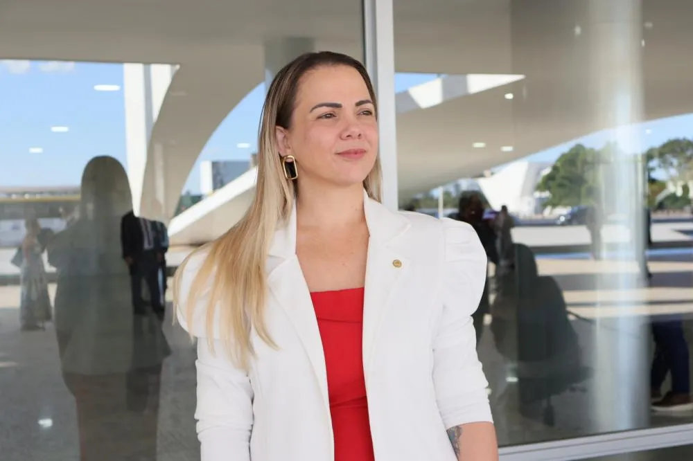 Mais diálogo e políticas públicas para a pesca artesanal, reivindica deputada Cláudia de Jesus