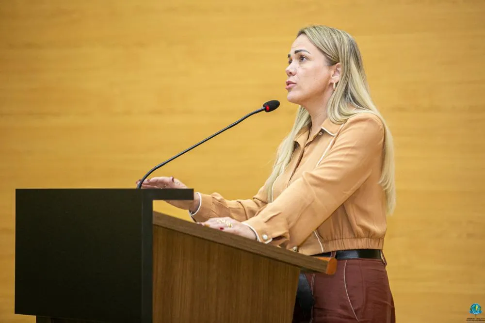 Deputada Cláudia de Jesus solicita pavimentação da RO-010 entre Mirante da Serra e Urupá