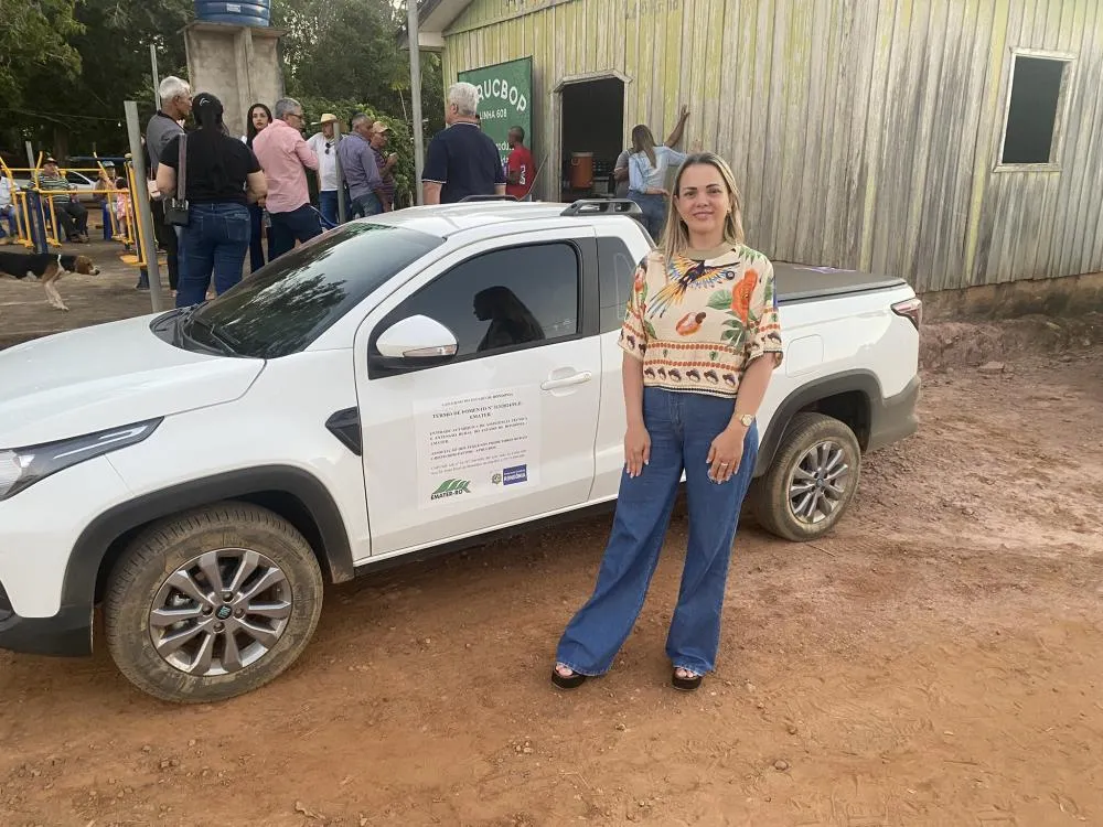 Com emenda da deputada Cláudia de Jesus, associação rural de Jaru conquista veículo