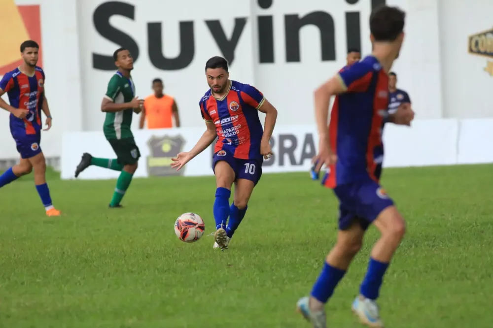 Barcelona sofre gol mais rápido do campeonato, reage e vira para cima da União Cacoalense