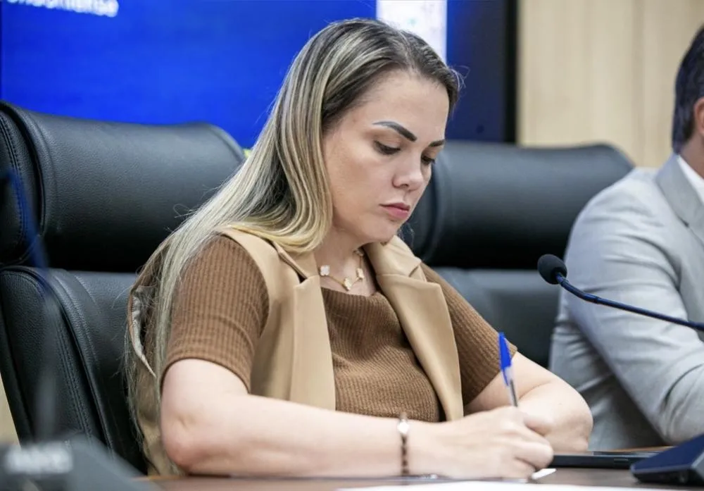 Deputada Cláudia de Jesus garante R$ 250 mil para hospital de Governador Jorge Teixeira