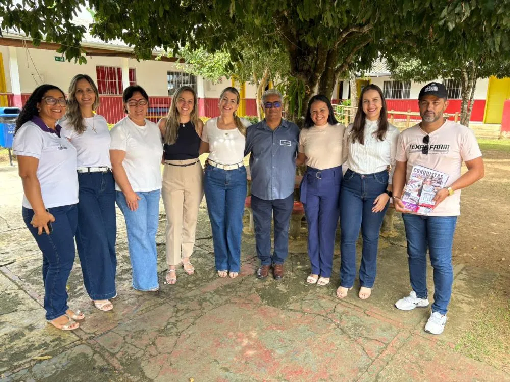Cláudia de Jesus visita Creche Grilo Falante e acompanha uso de materiais pedagógicos