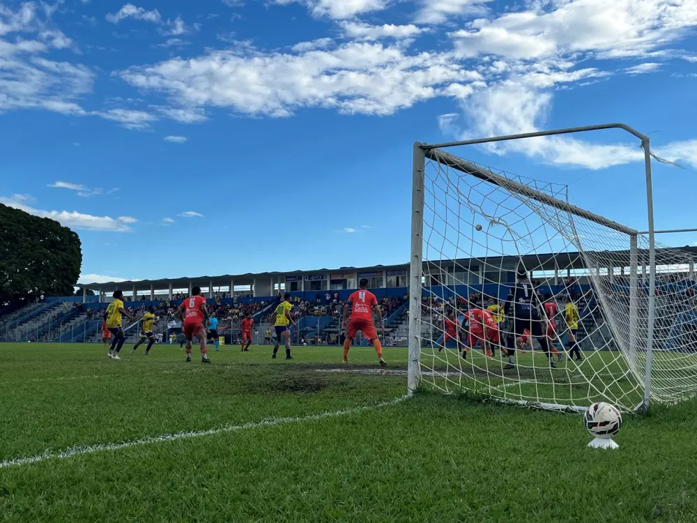 Em jogo disputado e com o expulsões Gazin Porto Velho e Guaporé ficam no 0 a 0