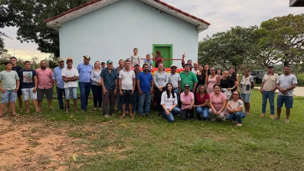 Cláudia de Jesus entrega R$ 142,7 mil em implementos agrícolas em Jaru