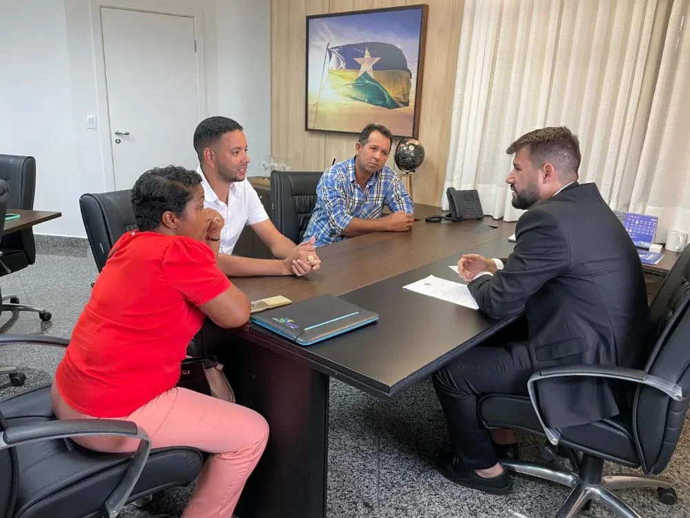 Deputado Nim Barroso recebe comitiva de vereadores