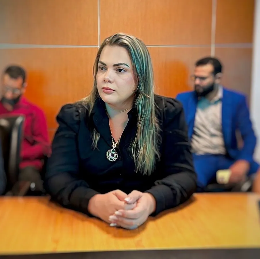 Deputada Cláudia de Jesus articula contratação de mais médicos para Rondônia