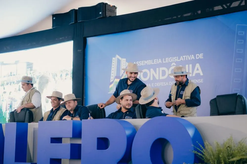 Deputado Affonso Cândido participa da inauguração do estande da Alero na RRSI