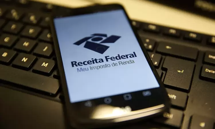 Receita Federal libera consulta ao primeiro lote de restituição do IR 2024 na quinta-feira (23); saiba se vai receber