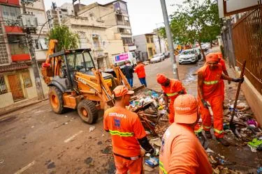Após novas chuvas e alagamentos, Porto Alegre suspende força-tarefa para limpeza na cidade