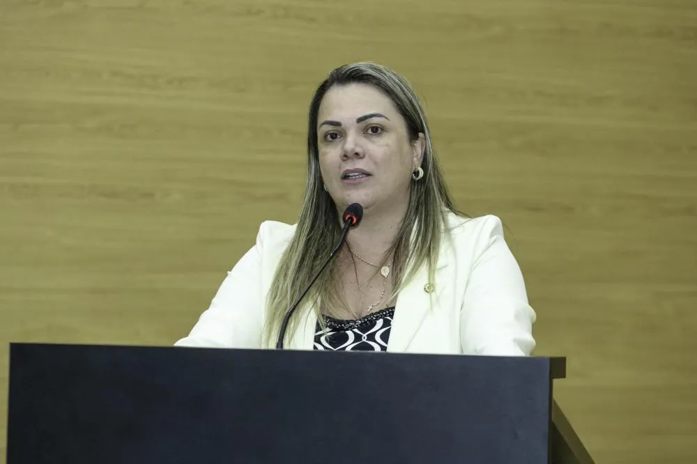 Deputada Cláudia de Jesus elogia investimentos do governo federal e cobra melhorias na saúde de Rondônia