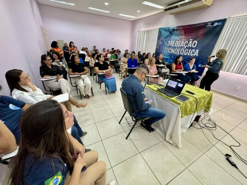 Atualização em recursos e tecnologias digitais reúne coordenadores e supervisores da Mediação Tecnológica