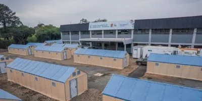 Governo do RS inaugura primeira 'cidade provisória' para receber desabrigados por enchentes