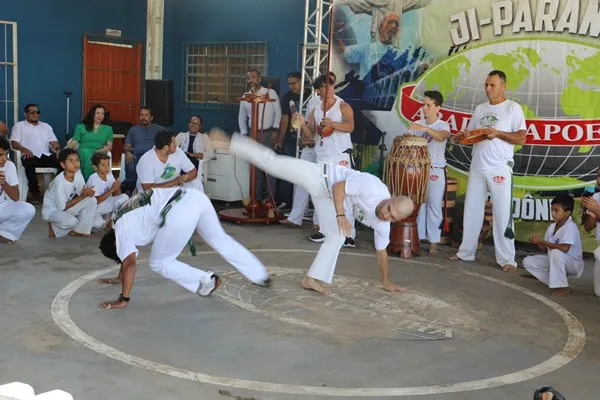 Prefeitura faz repasse de recursos para a Associação ABADÁ Capoeira