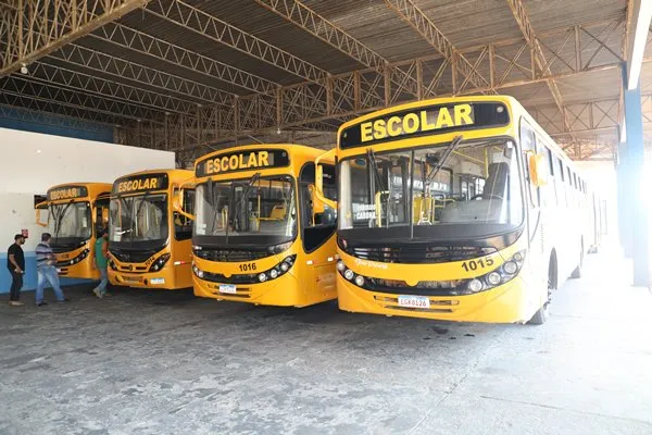 Ônibus usados para o transporte escolares são vistoriados