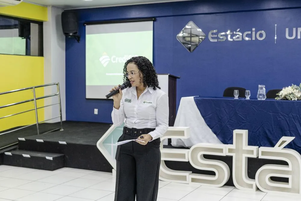 CrediSIS promove palestra sobre Cooperativismo, Proteção e Decisões Financeiras na Estácio-Unijipa