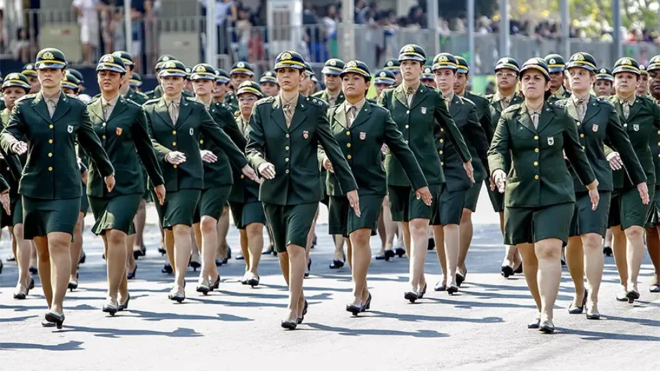 Governo federal publica decreto com regras para o alistamento militar feminino