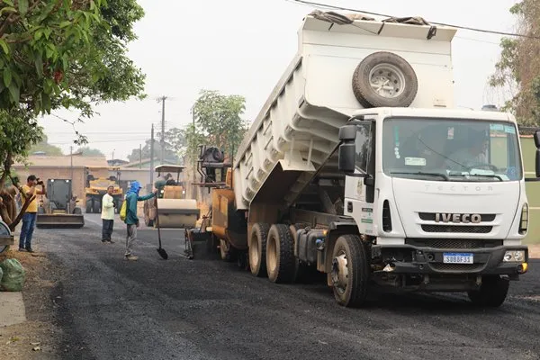 Prefeitura conclui pavimentação de mais três vias no JK