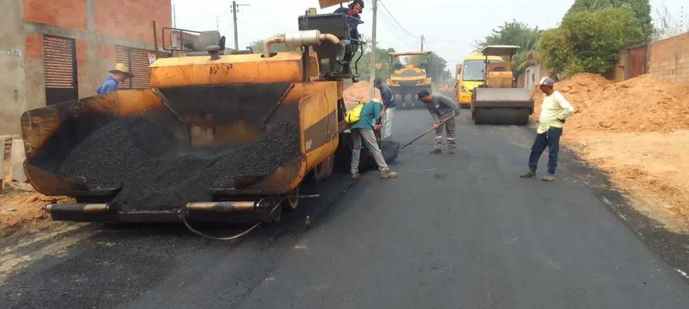 Prefeitura realiza pavimentação da rua Rio Grande do Sul