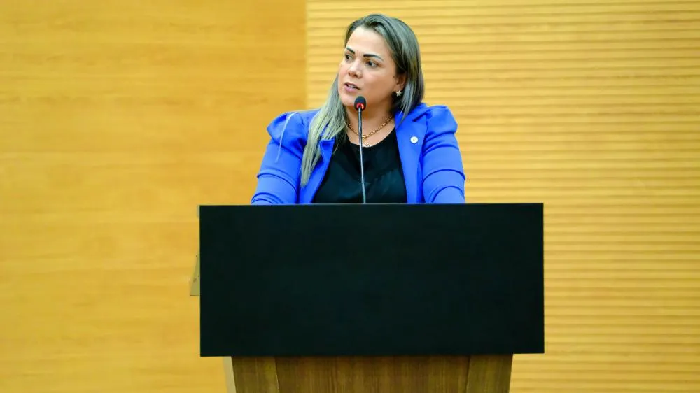 Deputada Cláudia de Jesus solicita manutenção de ciclofaixa no Anel Viário em Ji-Paraná