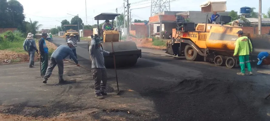 Prefeitura asfalta ruas do bairro Primavera