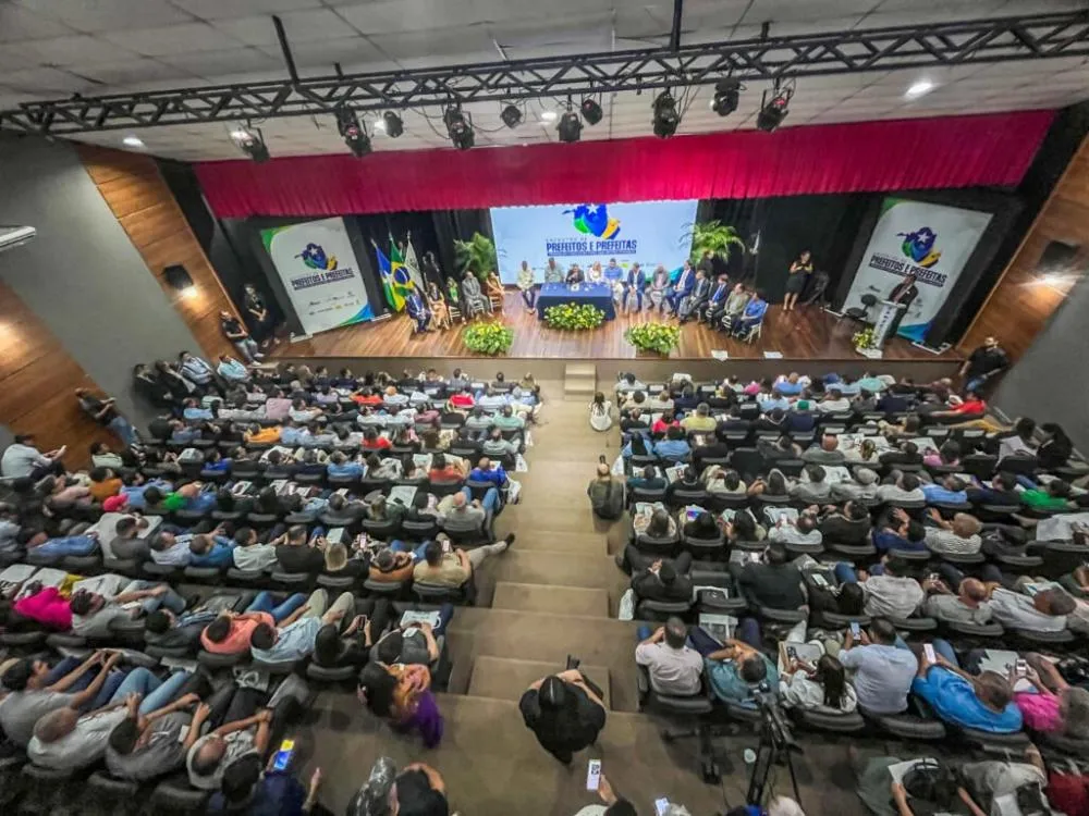 Encontro de Prefeitos e Prefeitas: Solenidade de abertura destaca importância do evento da AROM para o municipalismo