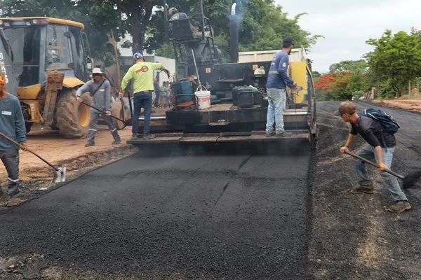 Prefeitura avança com obras de pavimentação nos bairros Habitar Brasil e Alto Alegre