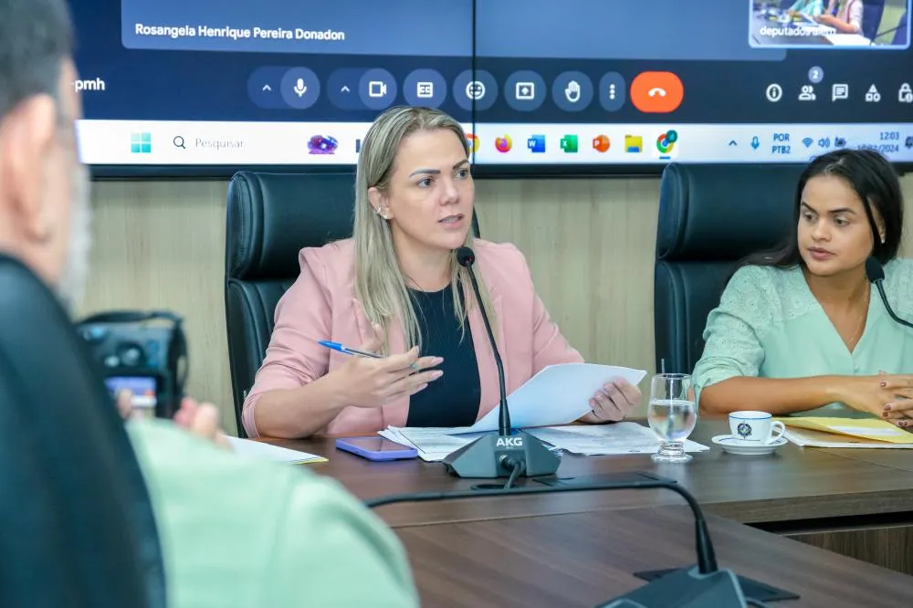 DEPUTADA CLÁUDIA DE JESUS SE POSICIONA CONTRA LEI QUE DESOBRIGA VACINA DE COVID PARA CRIANÇAS