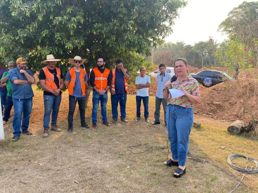 DEPUTADA CLÁUDIA DE JESUS REFORÇA URGÊNCIA NAS OBRAS DE PAVIMENTAÇÃO E MELHORIAS DA RO-135